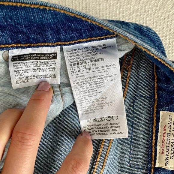 NWOT Levi’s Premium 501 Blue  Distressed Hem Denim Jeans Size 24-25 - Picture 7 of 15